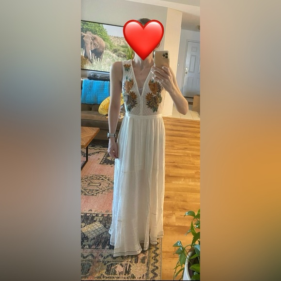 NWT LuLus Ticket to paradise white embroidered Maxi dress size XSmall - Picture 7 of 8